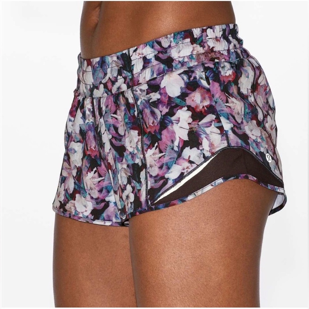 ✨ Lululemon Hotty Hot Utopia Multi Deep Phantom Shorts Size 4 ✨